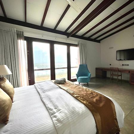 Driftwood Villa Pamunugama Екстериор снимка