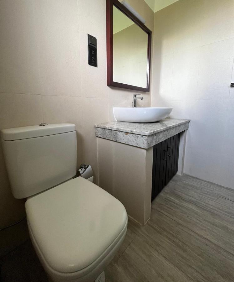 Driftwood Villa Pamunugama Екстериор снимка