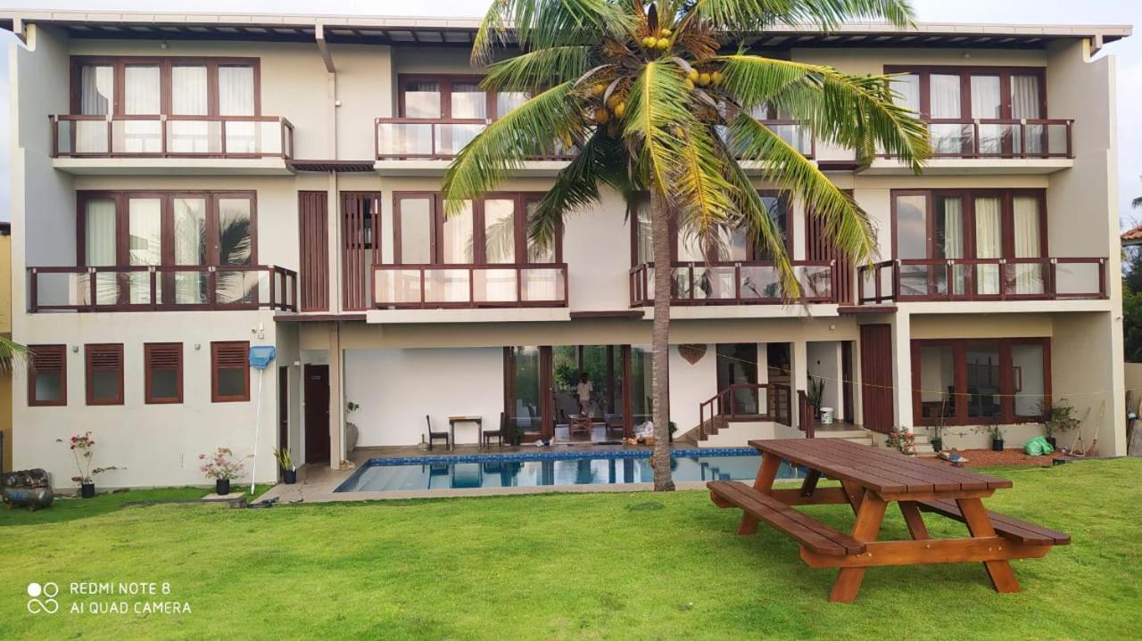 Driftwood Villa Pamunugama Екстериор снимка