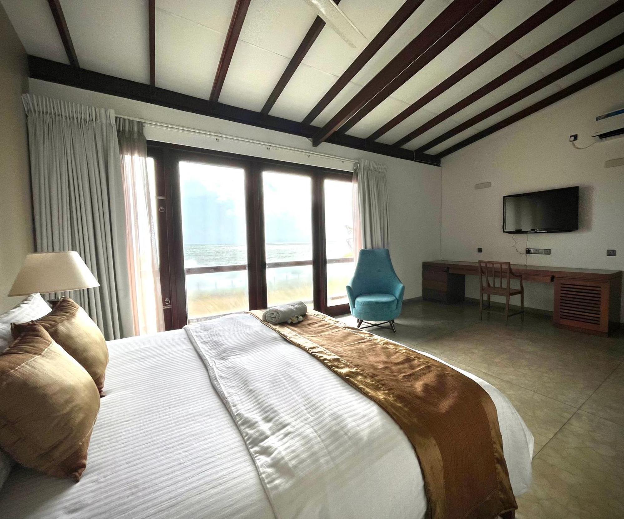 Driftwood Villa Pamunugama Екстериор снимка